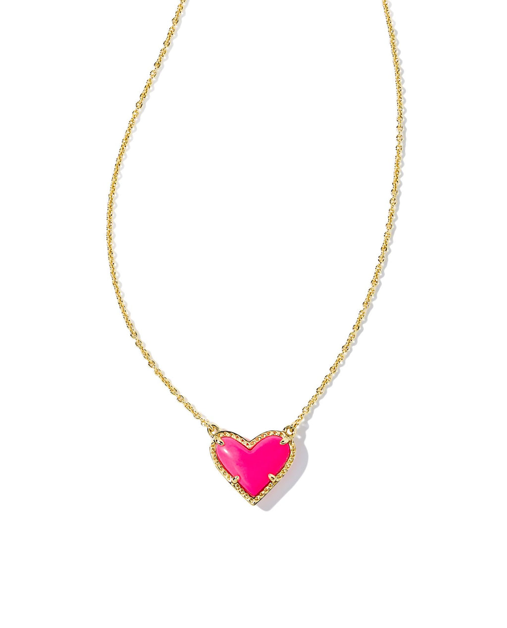 Ari Heart Short Pendant Necklace